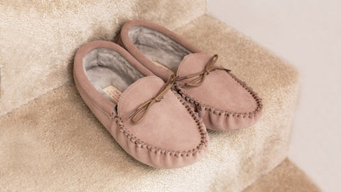 Why Are Genuine Shearling Slippers Still Going Strong After 5+ Winters?